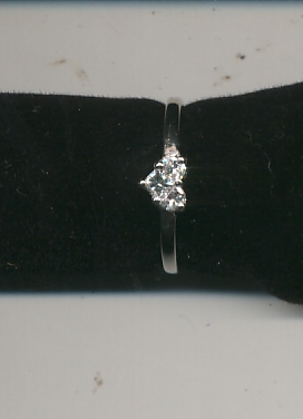 Beautiful 18 Kt Gold  Natural Diamond Earing